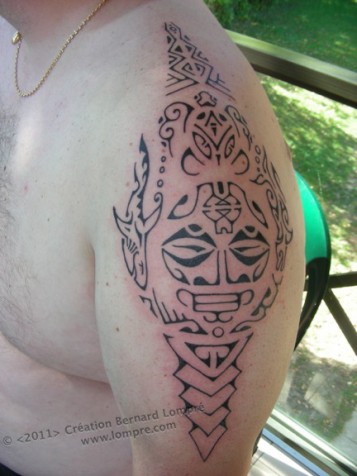 001.Tatoo-epaule-tiki-lompre-polynesien-geneve